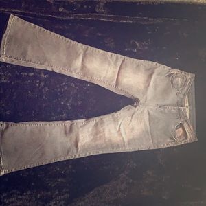 Woman’s jeans size large. Fits like a medium
